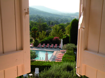 bastide_calalou_vue_piscine.jpg