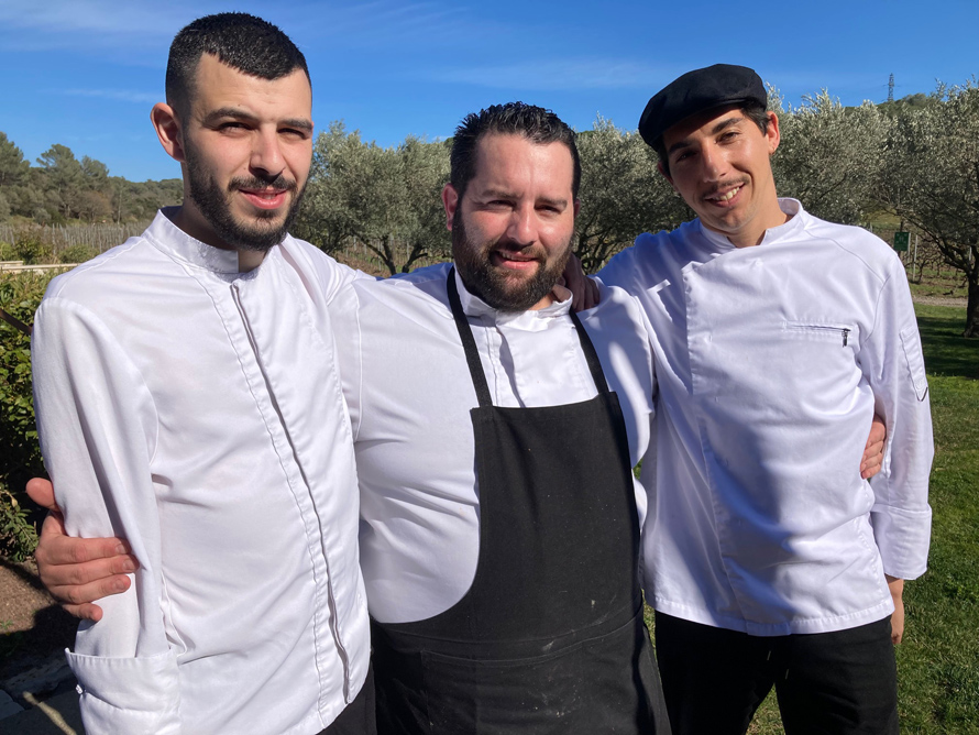 Bastide du Clos. Clos des roses à Fréjus. Du changement en cuisine