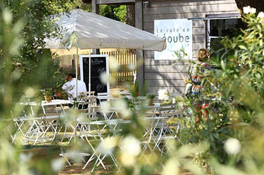 Le café de Léoube. Une nouvelle équipe