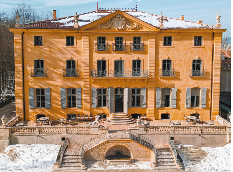 CHÂTEAU DE FONSCOLOMBE - LE PUY-SAINTE-RÉPARADE. Parenthèse hivernale