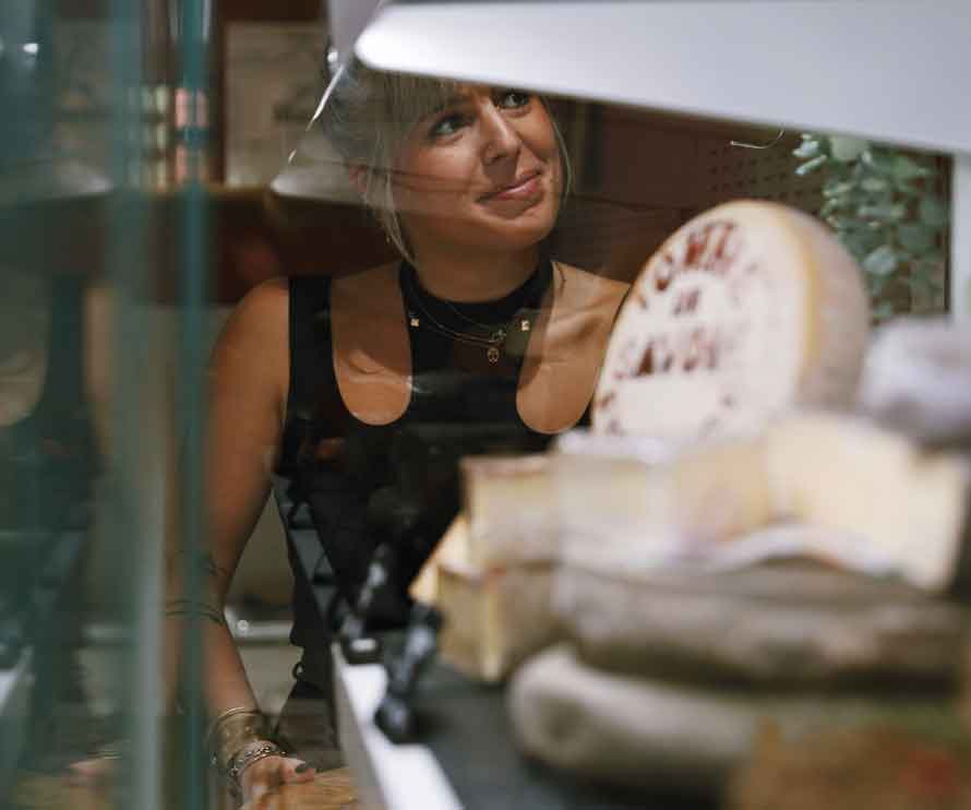 Chez Laurette à Marseille. Ouverture d’une cave à vins et fromages