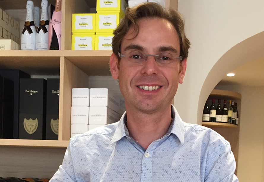 Flacons divins à Antibes. Cours de dégustation avec un chef sommelier à Antibes