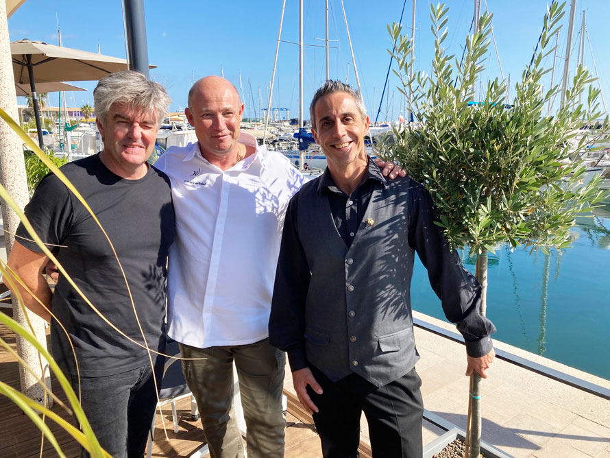 L’arbre au soleil au Lavandou. Une histoire d’amitié