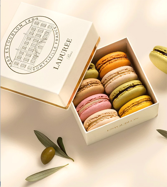 Ladurée et Château d’Estoublon. Création d’un coffret et d’un surprenant macaron