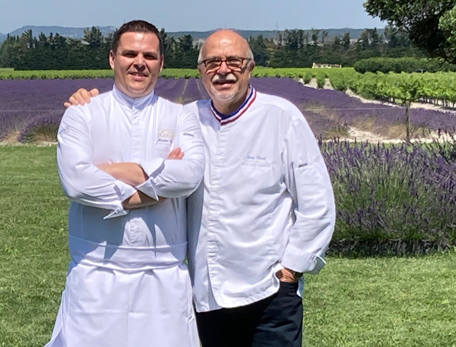 Maison Chenet. Entre vigne et garrigue à Pujaut. Serge et Maxime Chenet, 15 années de complicité