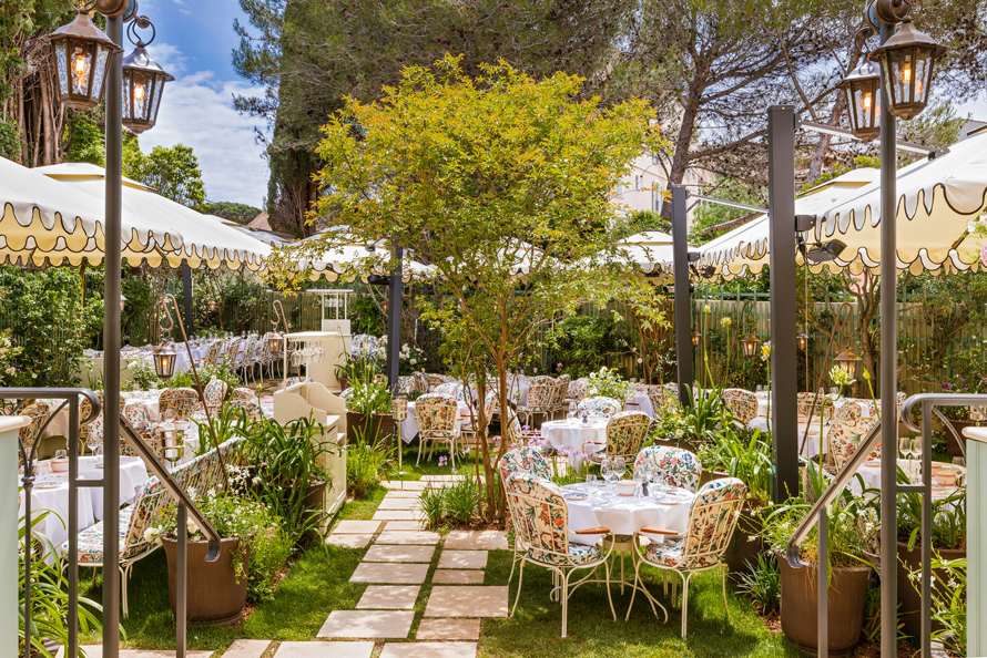 MAISON REVKA À SAINT-TROPEZ. Réouverture de son jardin merveilleux