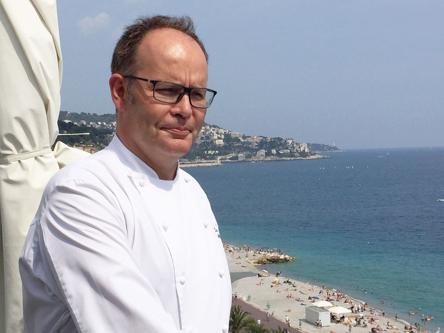 La terrasse. Le Méridien Nice. Repas entre ciel et mer