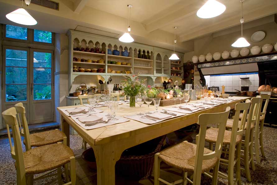 La Mirande à Avignon. Les ateliers de cuisine de la table haute, école de cuisine depuis 1994