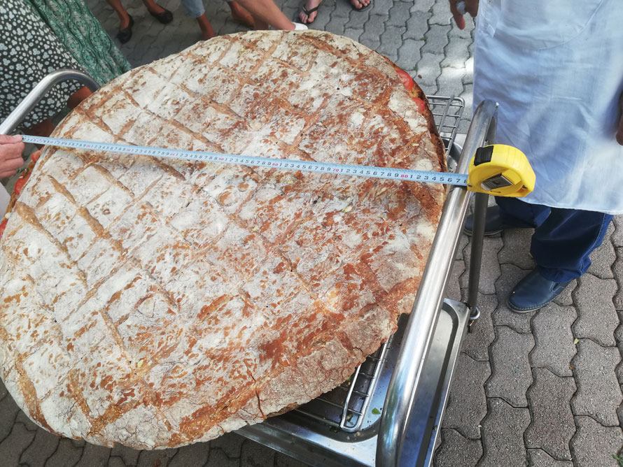 Pierre Botticelli réalise le plus grand pan-bagnat rond du monde !