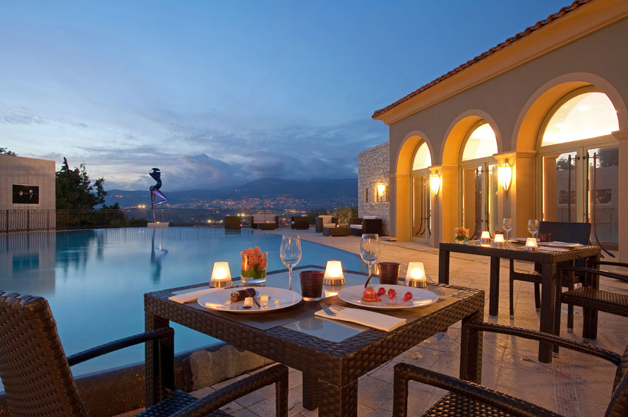 La pergola à Mougins. L'été au Mas Candille