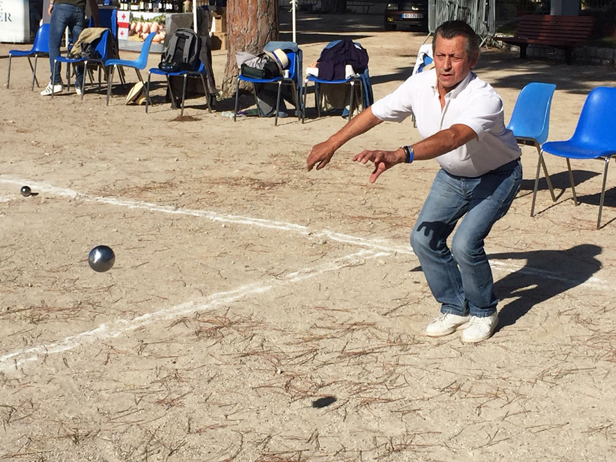 La pétanque des toqués à Juan-les-Pins. Une journée de partage