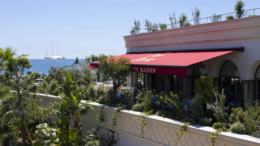 La petite maison à Cannes. Ouverture dans un nouvel écrin