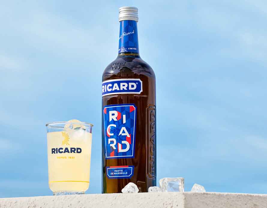 Ricard. Nouvelle bouteille tricolore en édition limitée